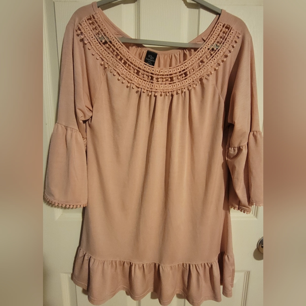 WINWIN CROCHET NECKLINE TUNIC BLOUSE S-M Peach